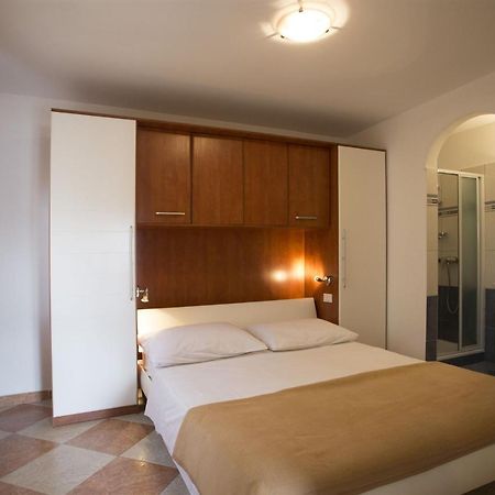 Apartments Gudelj Трогир Екстериор снимка