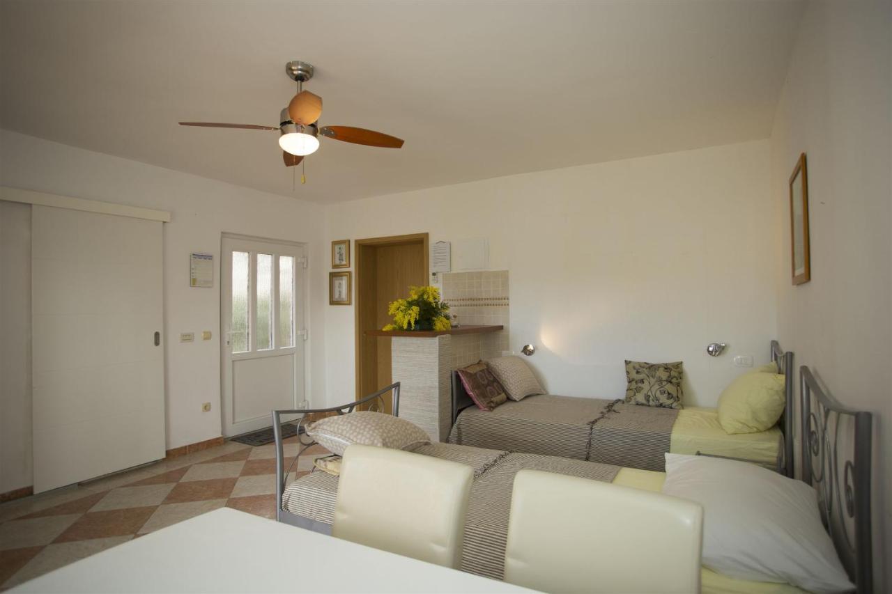 Apartments Gudelj Трогир Екстериор снимка