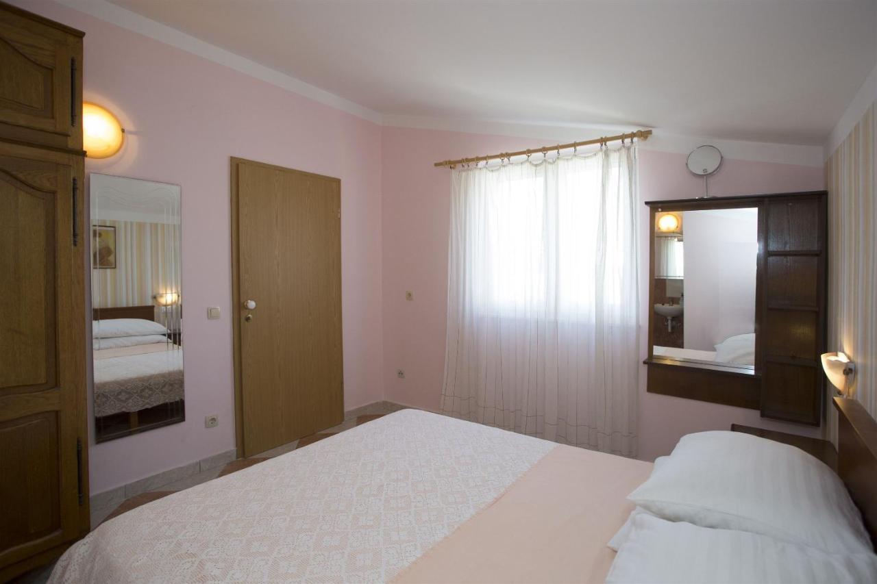 Apartments Gudelj Трогир Екстериор снимка