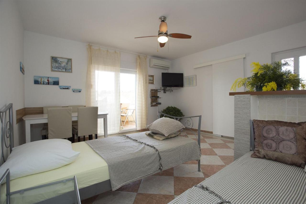 Apartments Gudelj Трогир Екстериор снимка