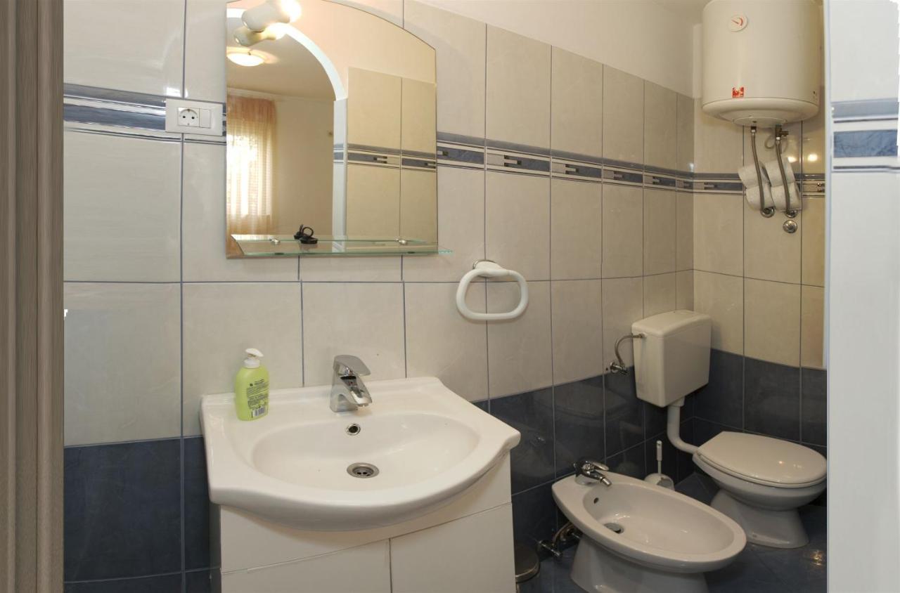 Apartments Gudelj Трогир Екстериор снимка