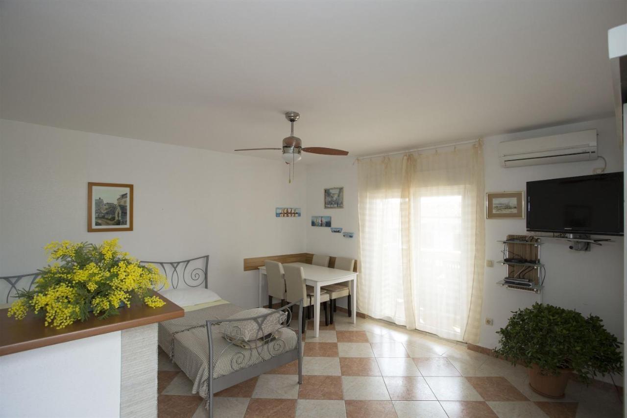 Apartments Gudelj Трогир Екстериор снимка