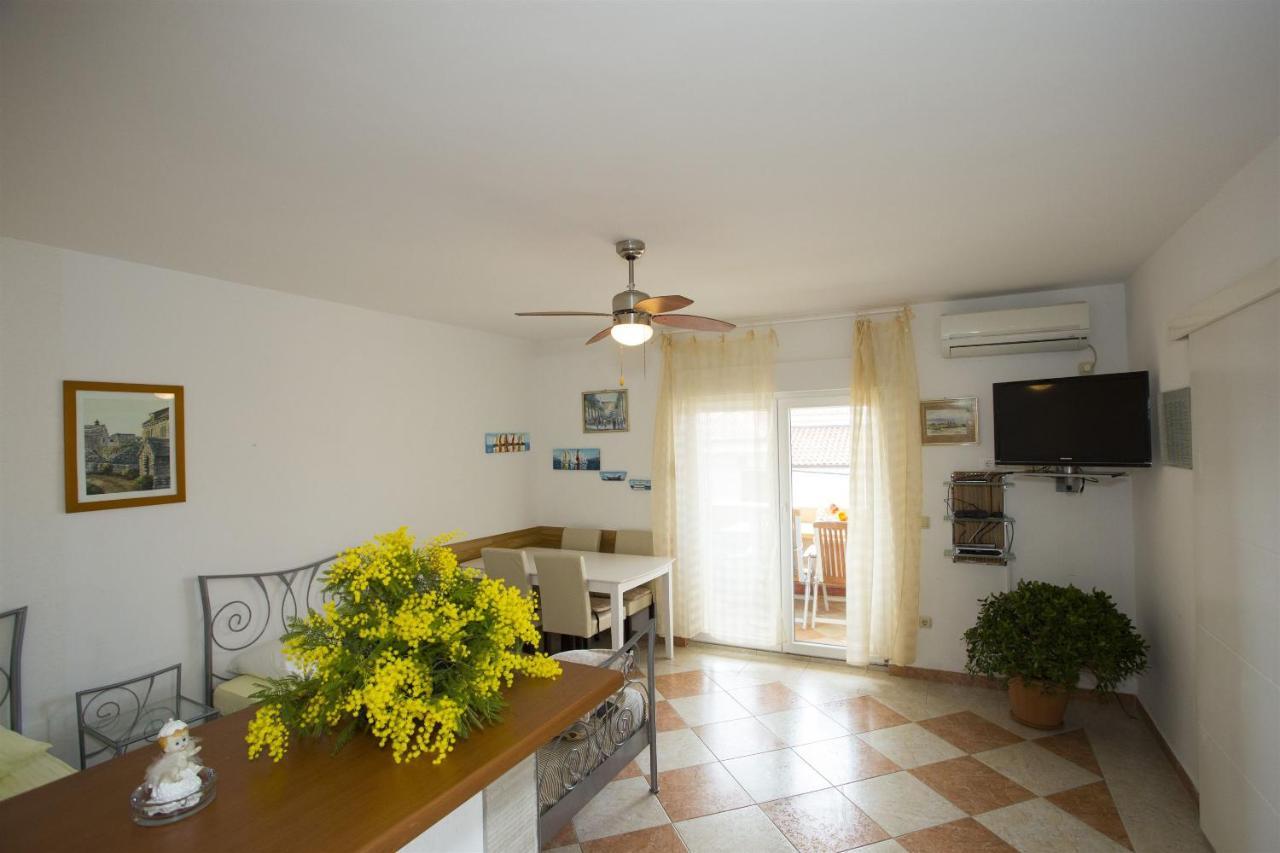 Apartments Gudelj Трогир Екстериор снимка