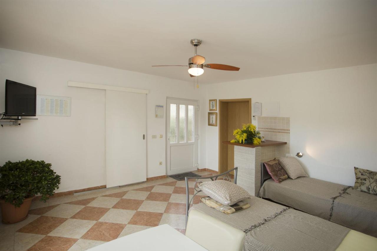 Apartments Gudelj Трогир Екстериор снимка